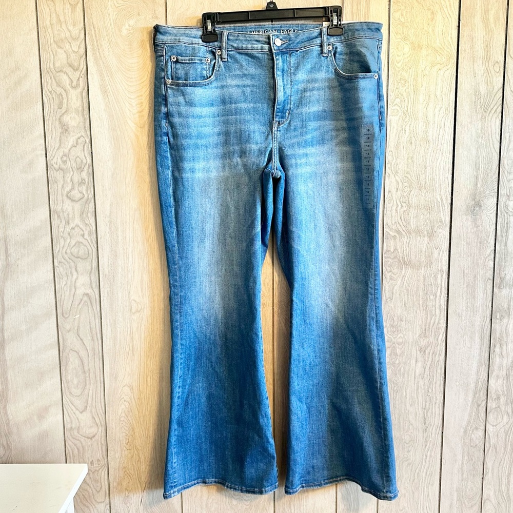 NWT American Eagle Low-Rise Flare Jeans, Size 18R
